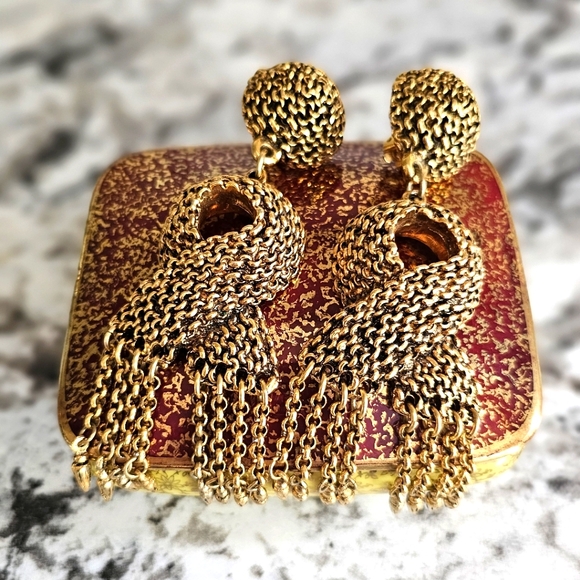 Vintage Satellite Paris goldtone door knocker clip on earrings. - Picture 2 of 10